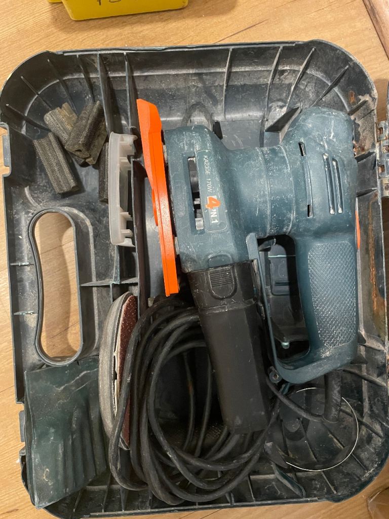 Black & Decker 4 in 1 Sander KA230E 170w With Case And Accessories
