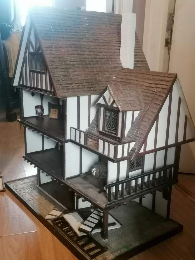 Vintage Mock Tudor Dolls House Mansion.  Height - 40 inch.Width- 39 inch.Home roof 24 inch long.