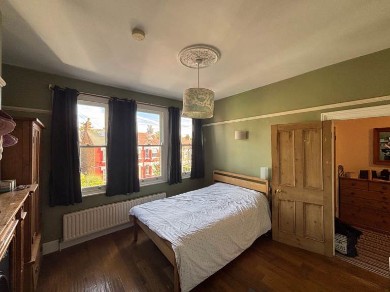 Beautiful Newly Decorated Double Room Available 