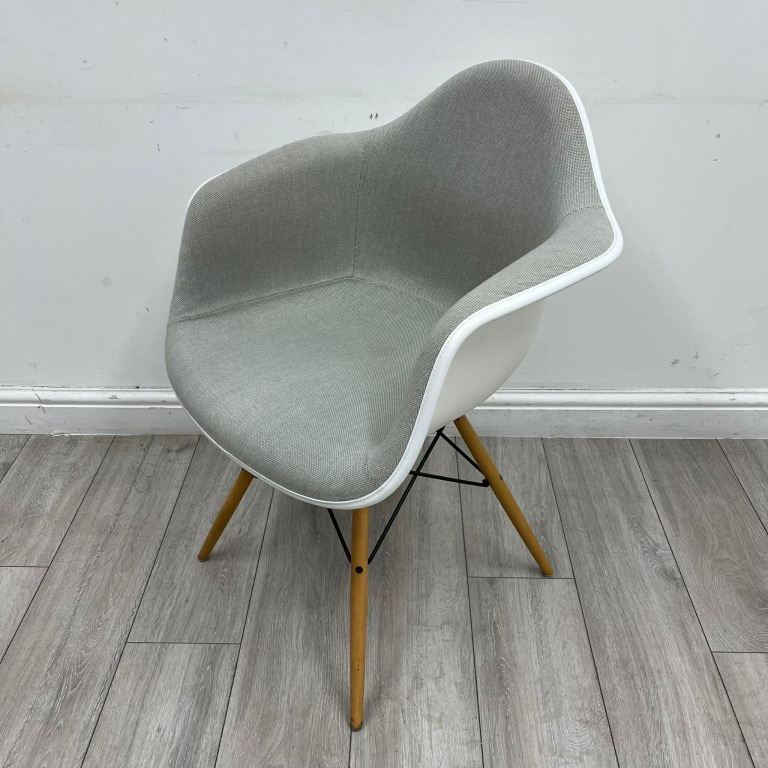 Vitra Eames DAW Tub Chair