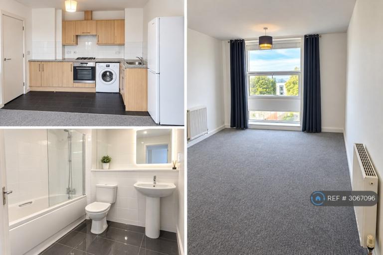 2 bedroom flat in The Space, Leamington Spa, CV32 (2 bed) (#3067096)