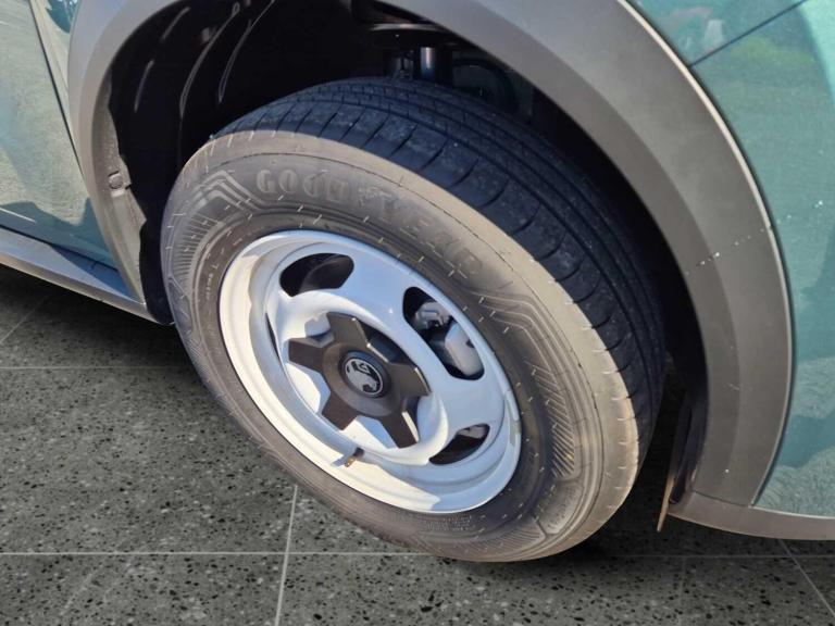 2025 Vauxhall Frontera 83kW Design 44kWh 5dr Auto HATCHBACK ELECTRIC Automatic