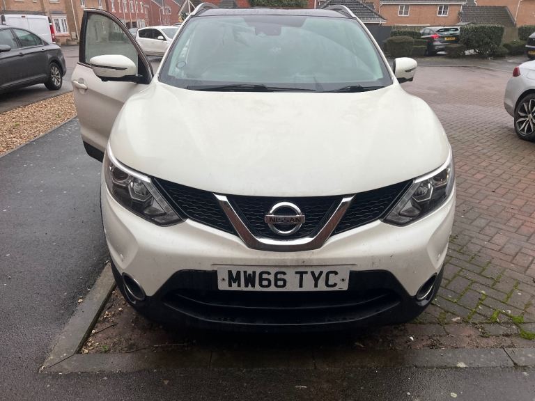 Nissan, QASHQAI, Hatchback, 2016, Manual, 1461 (cc), 5 doors