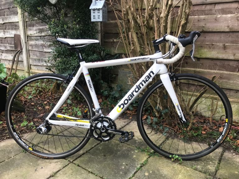 BOARDMAN TEAM C FULL CARBON 20 SPEED ROAD BIKE,105 GEARS/TIAGRA SHIFTERS,54cm CARBON