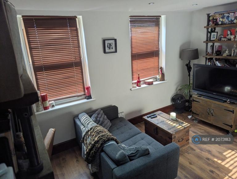 1 bedroom flat in Kingsland Road, London, E8 (1 bed) (#2073183)