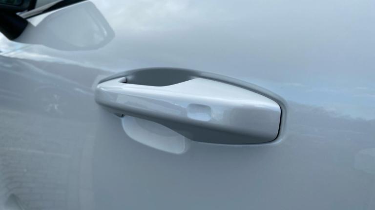 2024 Volvo XC40 2.0 B3 MHEV Ultimate SUV 5dr Petrol Hybrid DCT Auto Euro 6 (s/s) (163 ps) ESTATE ...