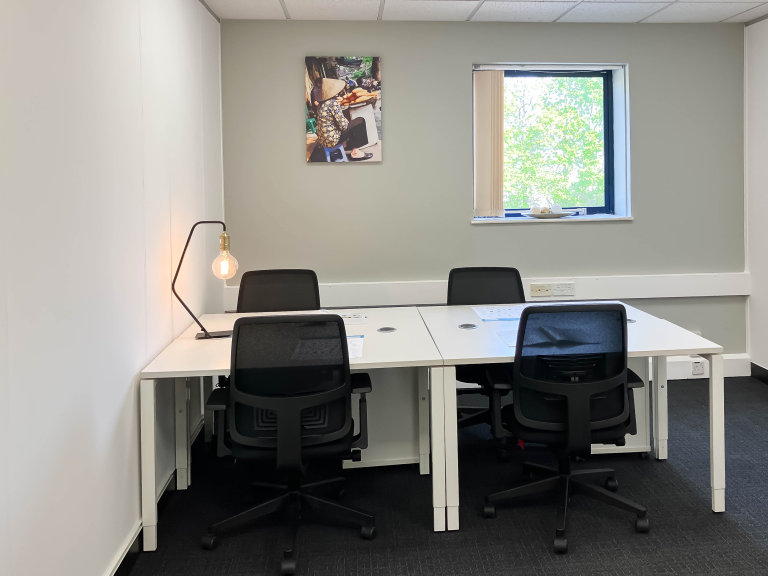 Preston - PR22YB \ Office Space Available to Rent by the Day