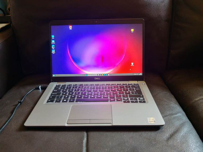 13.3 inch Dell Latitude 5310 i5 10gen. quad up 4.4GHz 8gb ram 128gb SSD ,thunderbolt 1.2kg