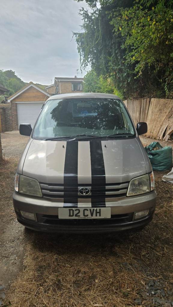 Toyota townace noah 1997 2.2 turbo diesel manual micro camper van - MOT but needs welding 