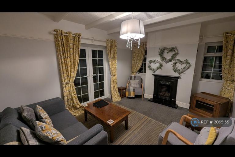 2 bedroom house in Long Street, Thirsk, YO7 (2 bed) (#3065155)