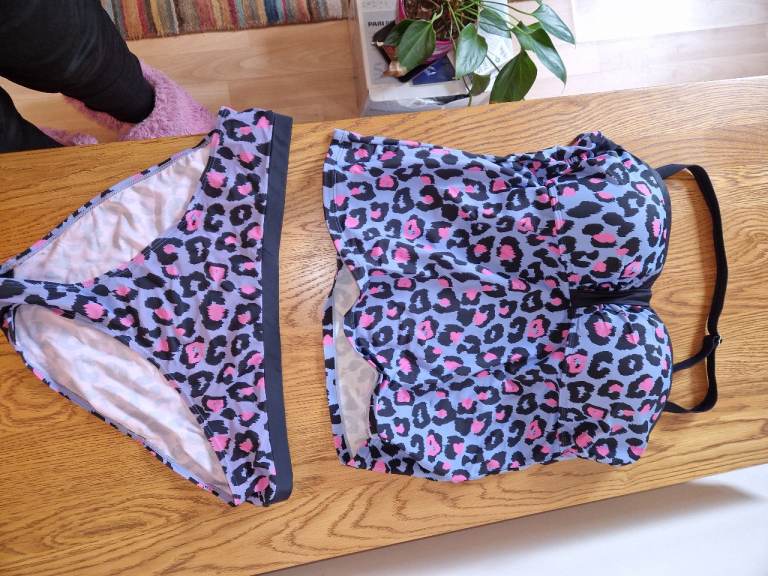 Ladies Swimming Costume size 16 Good  Condition