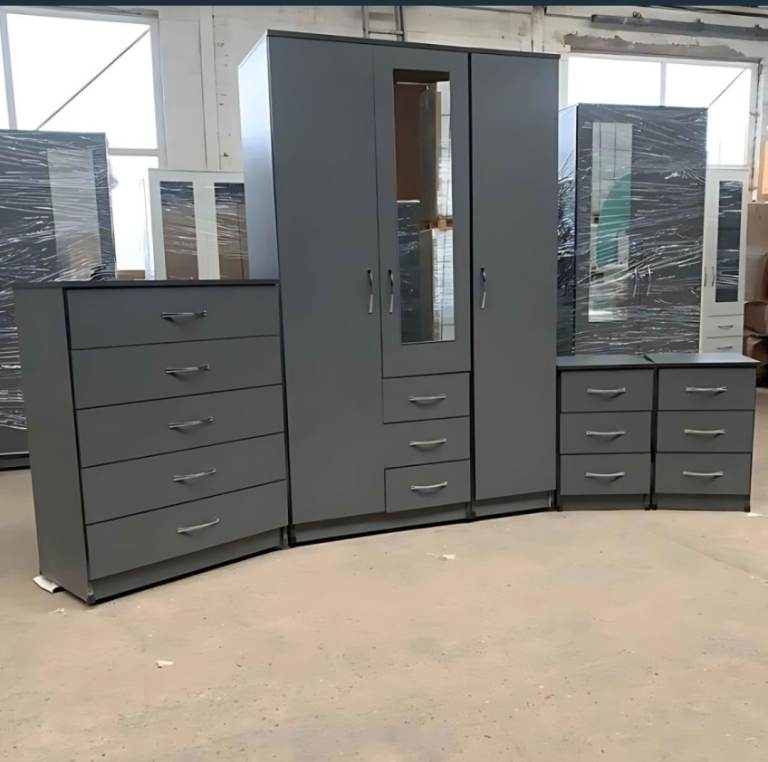 Brand New Grey Bedroom Furniture Set - Wardrobes & Chest of Drawers