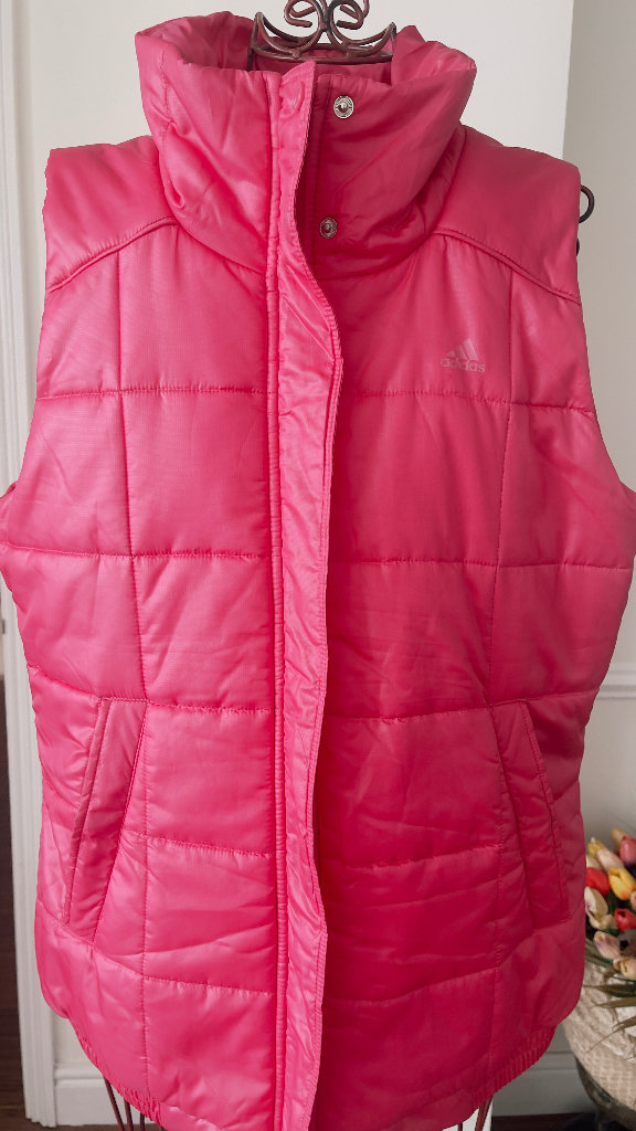Sleeveless jacket 