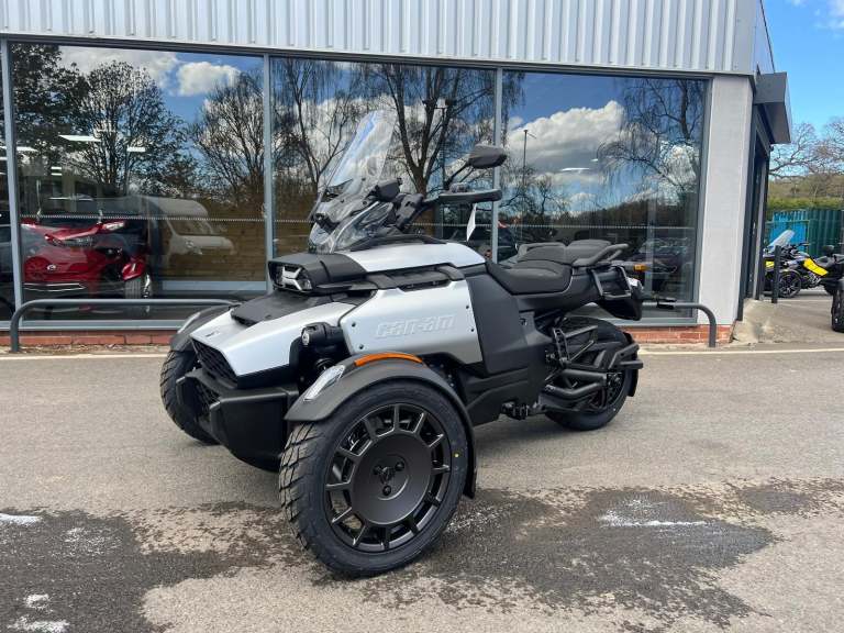 2025 Can-Am Canyon 1330cc 6 speed semi automatic Spyder trike