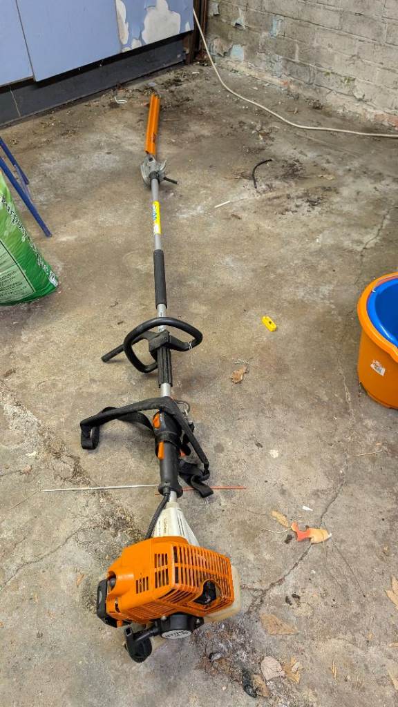 Stihl HL75 long reach hedge trimmer 