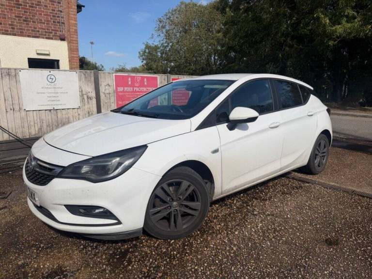 2018 Vauxhall Astra 1.6 CDTi ecoTEC BlueInjection Design Hatchback 5dr Diesel Manual Euro 6 (s/ H...