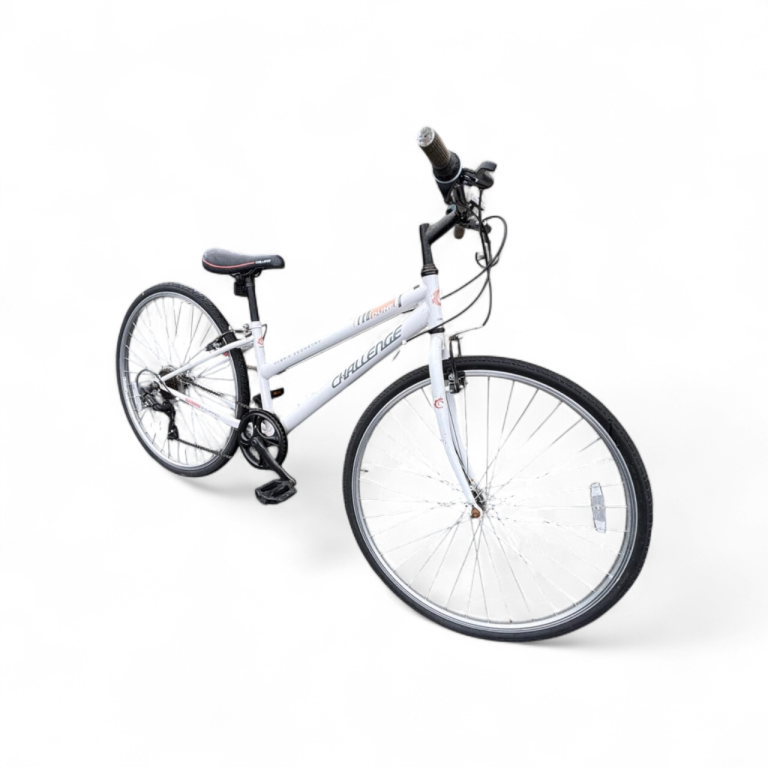 white Challenge Dune women's hybrid bike.  Only£59 never used 