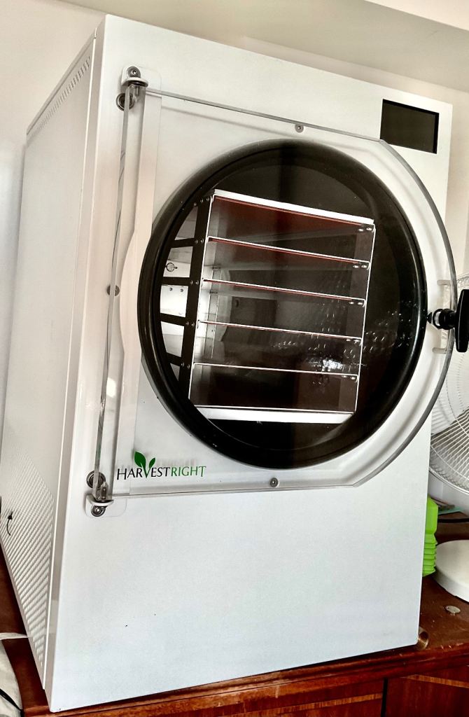 LARGE NEW HARVESTRIGHT / HARVEST RIGHT FOOD FREEZE DRYER food lasts up to 30 years after 