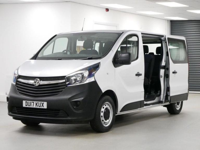 2017 VAUXHALL VIVARO 2.9T 1.6 CDTI 125 BHP LONG 9 SEATER MINIBUS ( NO VAT ! )