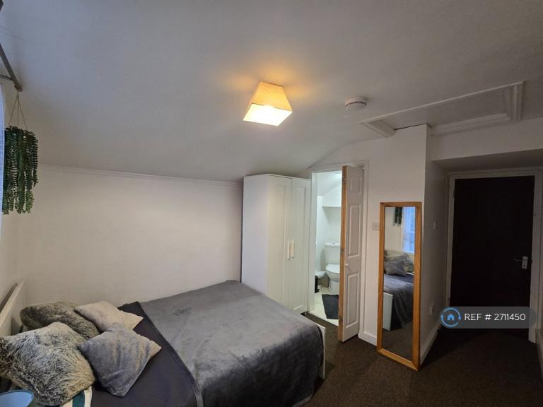 1 bedroom in Lower Clapton, London, E5 (#2711450)