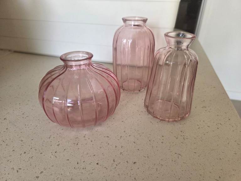 Set of 3 Pink Glass Vases – As Good As New