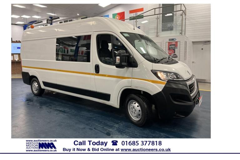 2021 Peugeot Boxer 335 L3H2 S 2.2HDI BLUE 140PS LWB 7 SEAT CREW WELFARE VAN ------------------ PA...
