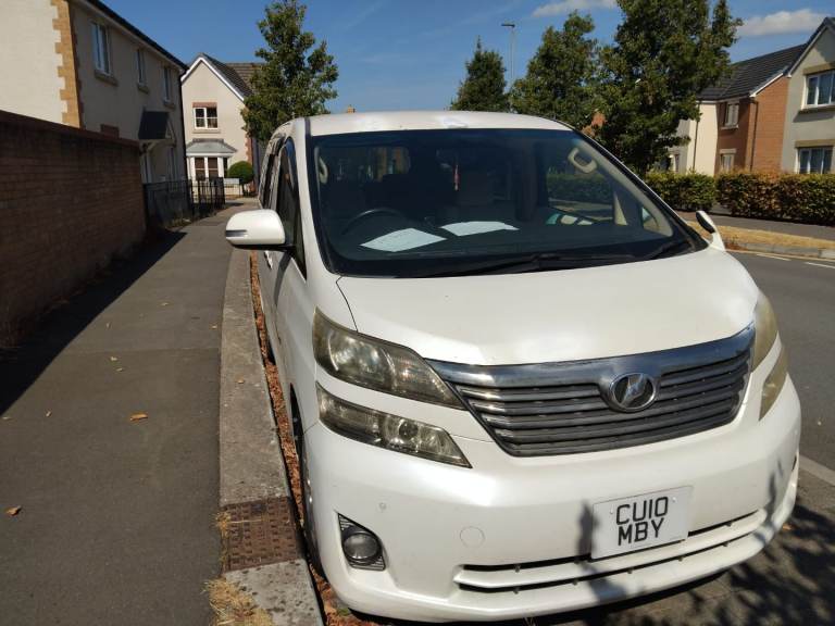 Toyota vellfire 2010