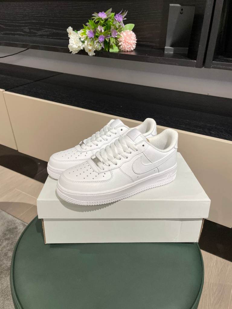Nike Air Force 1 Low '07 White Size 5