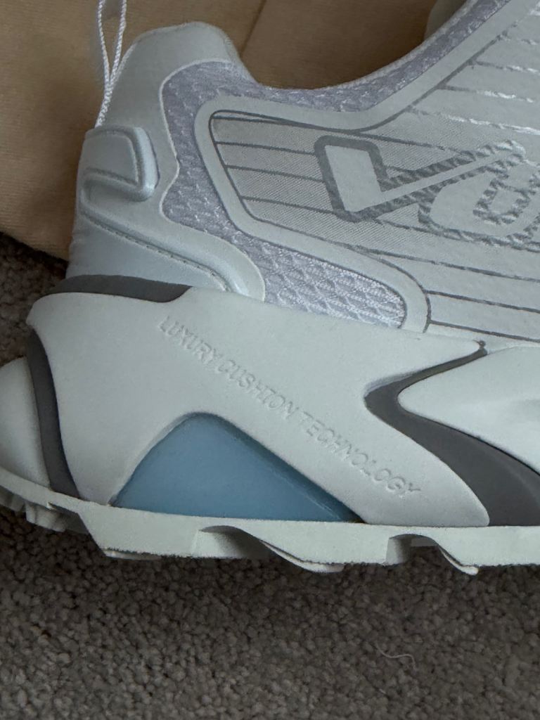 LV Men’s trainers white  UK9