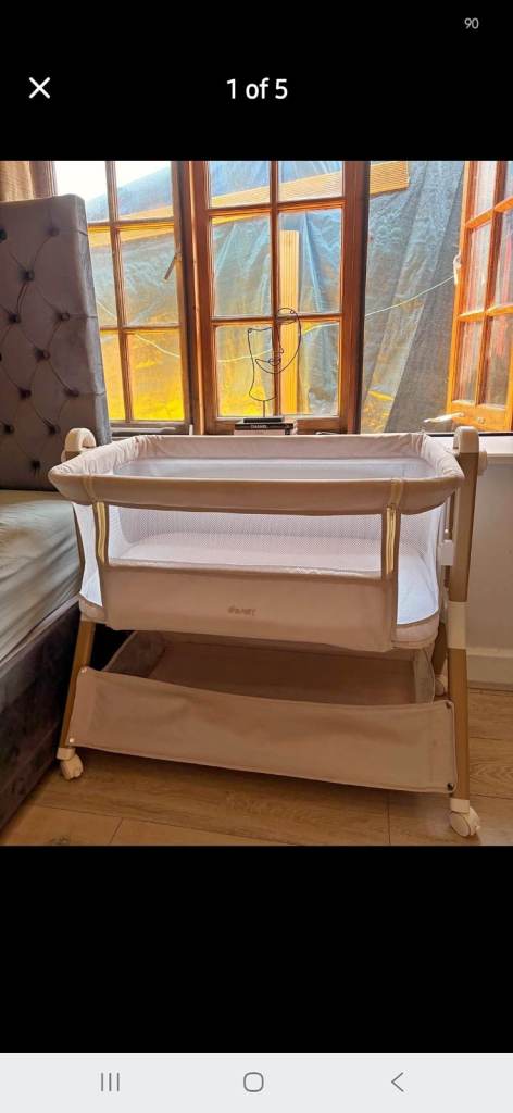 Baby Bedside Crib with Mattress and Straps – Excellent Condition