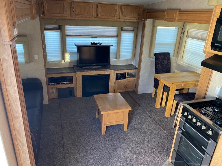 Beautiful fully furnished self contained 1 bedroom home all bills included 