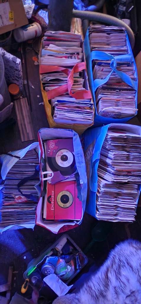 7in vinyl singles records  1250