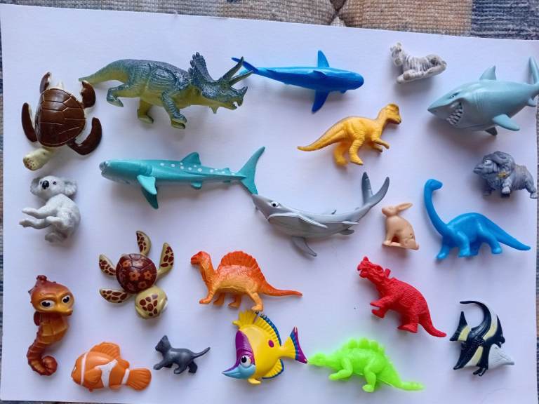 Small Toy Creatures x 21