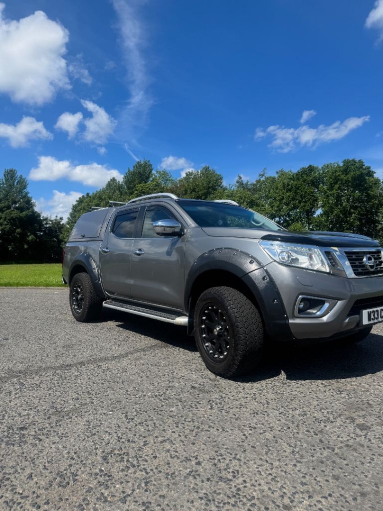 2016 Nissan Navara Tekna 2.3 dci 6 speed manual