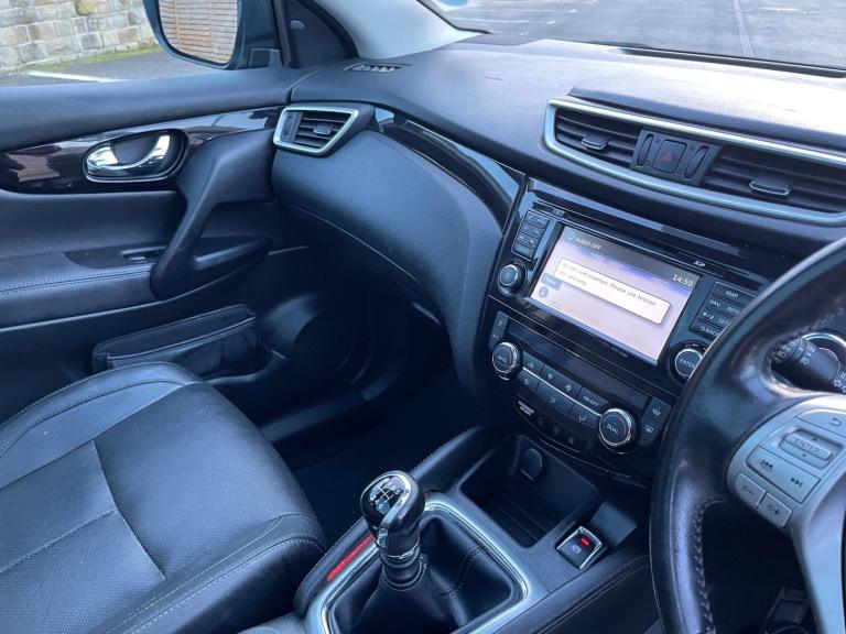 2015 Nissan Qashqai 1.6 dCi Tekna 2WD Euro 6 (s/s) 5dr HATCHBACK Diesel Manual