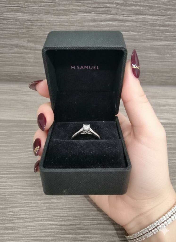 BEAUTIFUL H SAMUEL 9CT WHITE GOLD .25CT DIAMOND RING COST £799 NEW ORIGINAL BOX AND RECEIPT 
