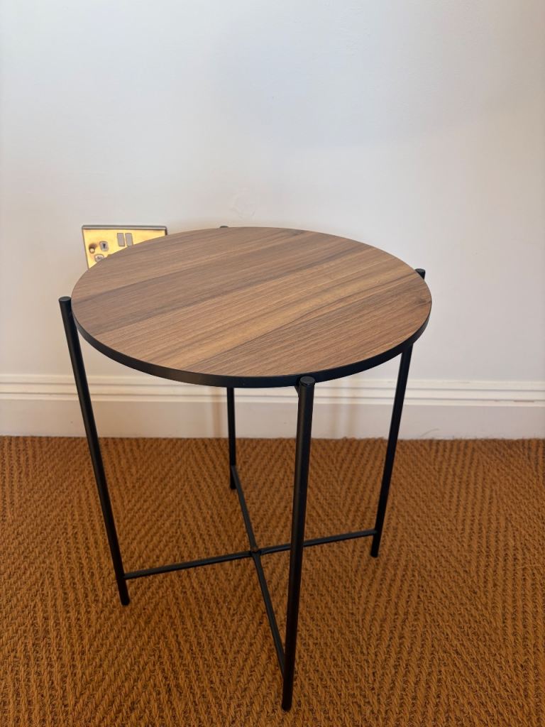 Round Side Table – Reversible Top