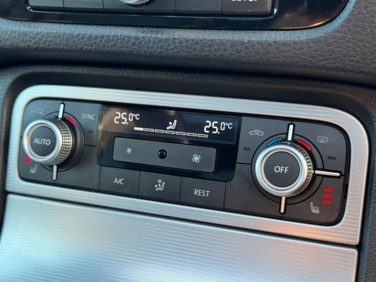 2015 Volkswagen Touareg 3.0 V6 TDI BlueMotion Tech 262 R-Line 5dr Tip Auto ESTATE DIESEL Automatic