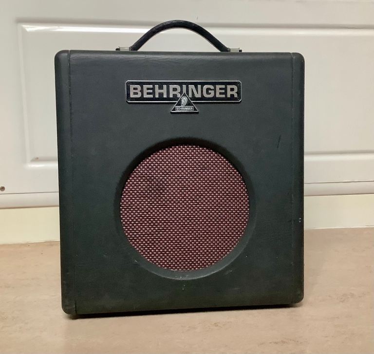 Behringer Thunderbird BX108 Bass Combo Amp - EXCELLENT Condition