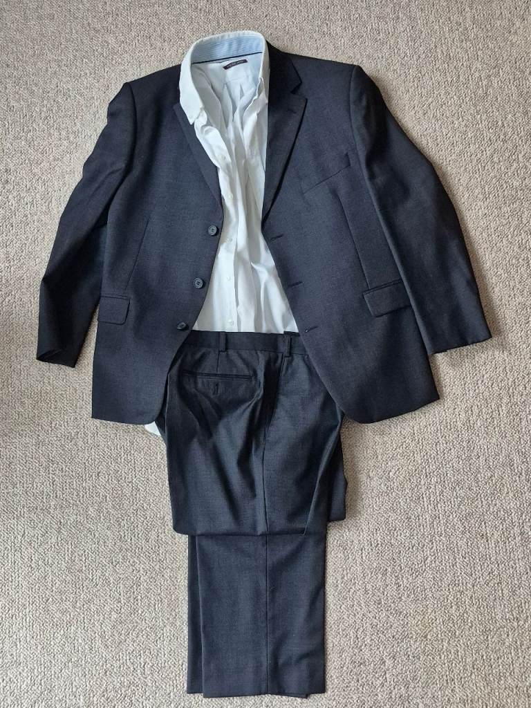 Men's Dark Grey Suit with White Shirt – Good Condition
