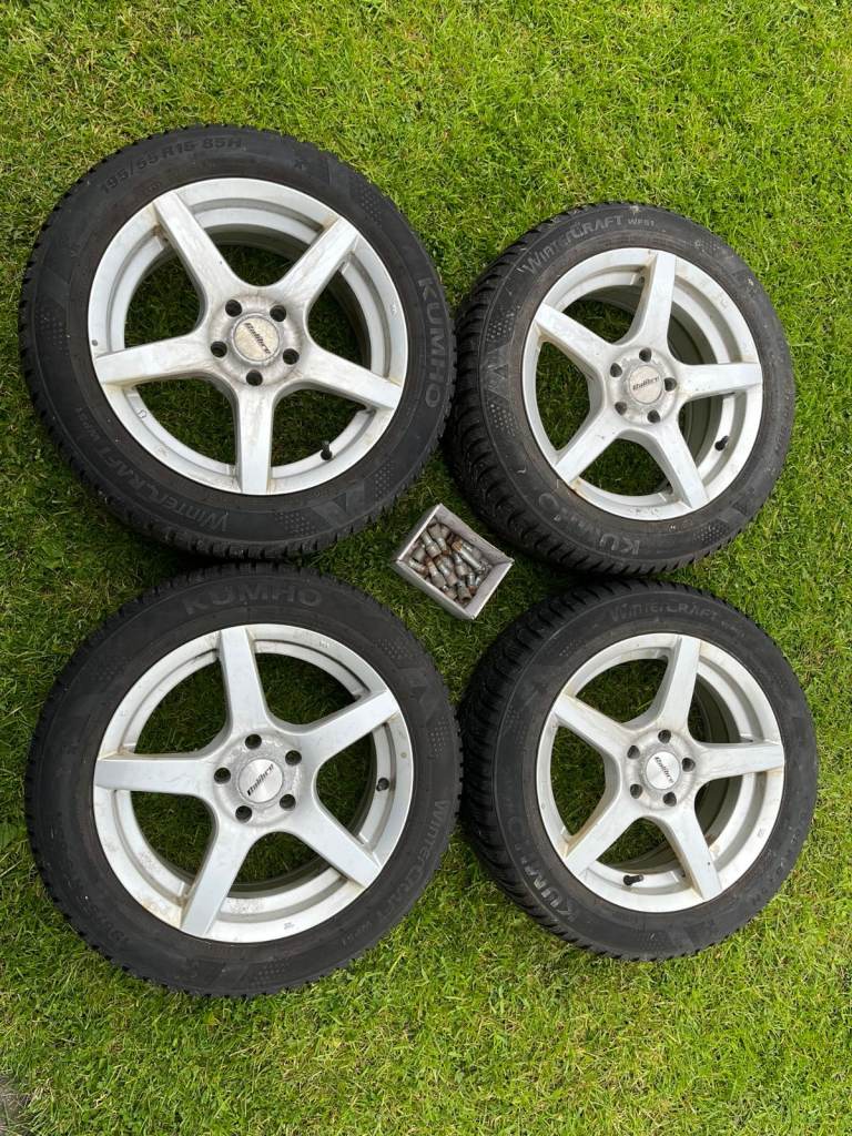 Calibre 15" Alloy wheels, with Winter Tyres