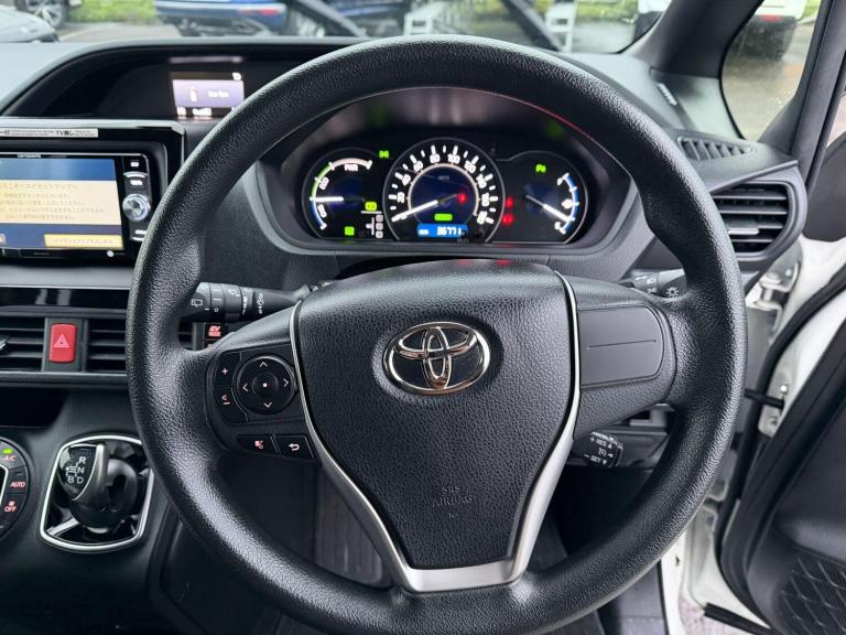  Toyota Noah 1.8 Petrol/Hybrid 7 Seater 5dr Petrol/Electric Hybrid Automatic