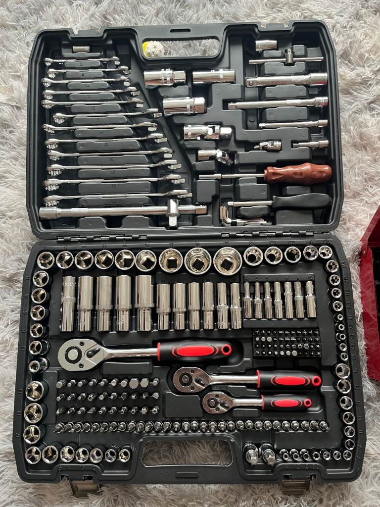 brand new 216pc socket set  £45 ( NO OFFERS )