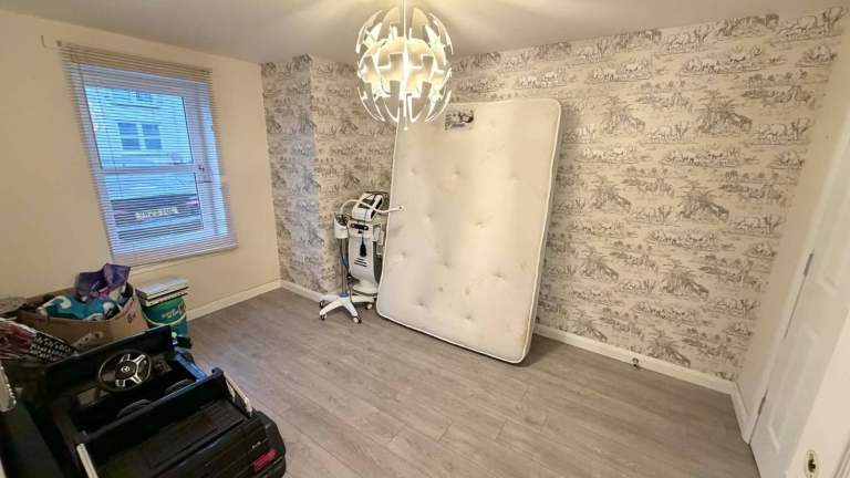 Double bed room for rent