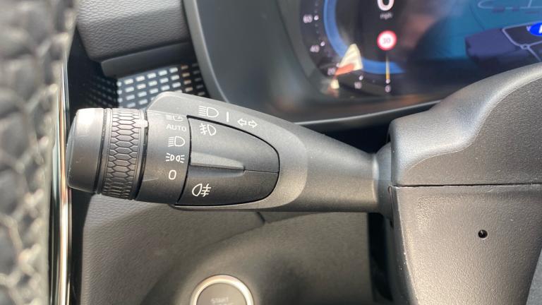 2025 Volvo XC40 2.0 B3P Plus Dark 5dr Auto Petrol Estate Estate Petrol Automatic