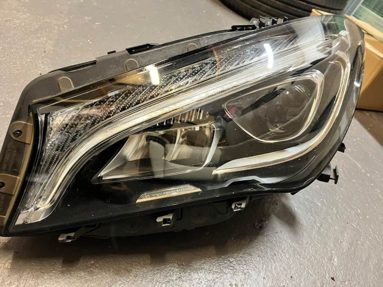 GENUINE MERCEDES CLA PASSENGER SIDE LEFT LED HEADLIGHT  2016 - 2019 