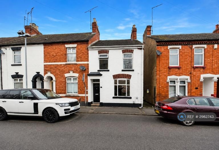 3 bedroom house in Abbey Road, Northampton, NN4 (3 bed) (#2982743)