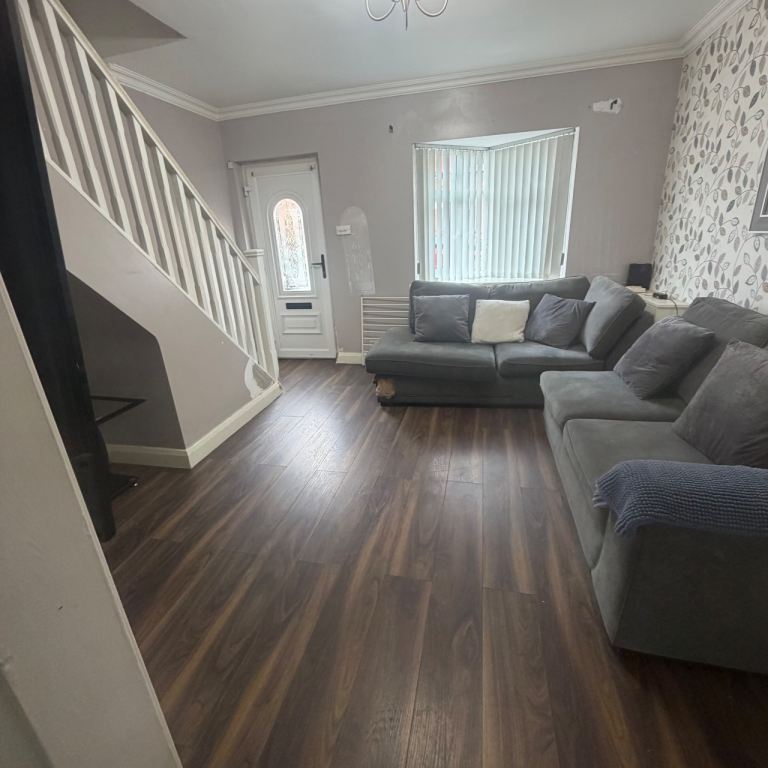 2 bedroom house for rent 