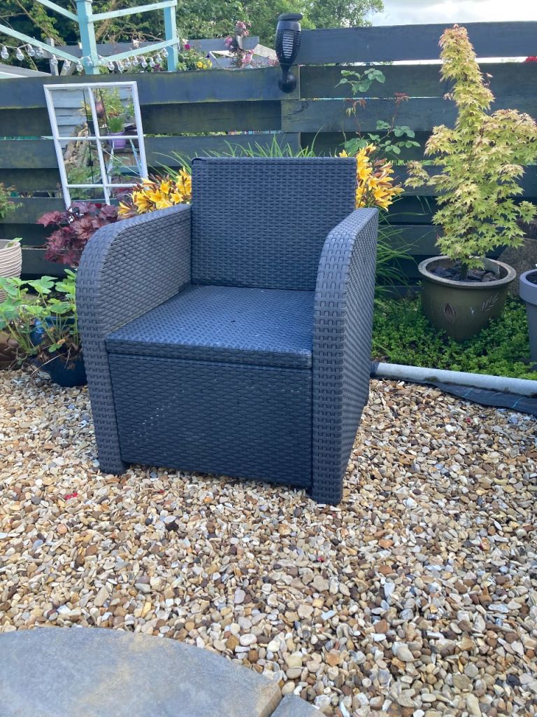 Single plastic rattan chair 
