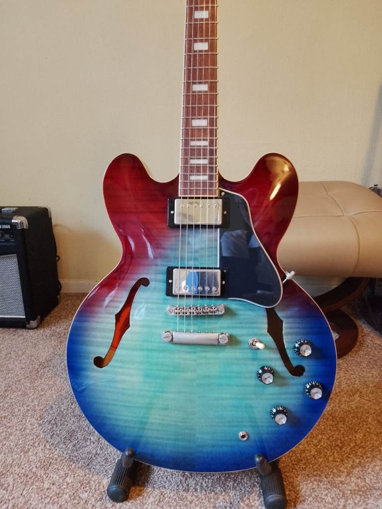 Epiphone ES335 Figured, and Hard Case